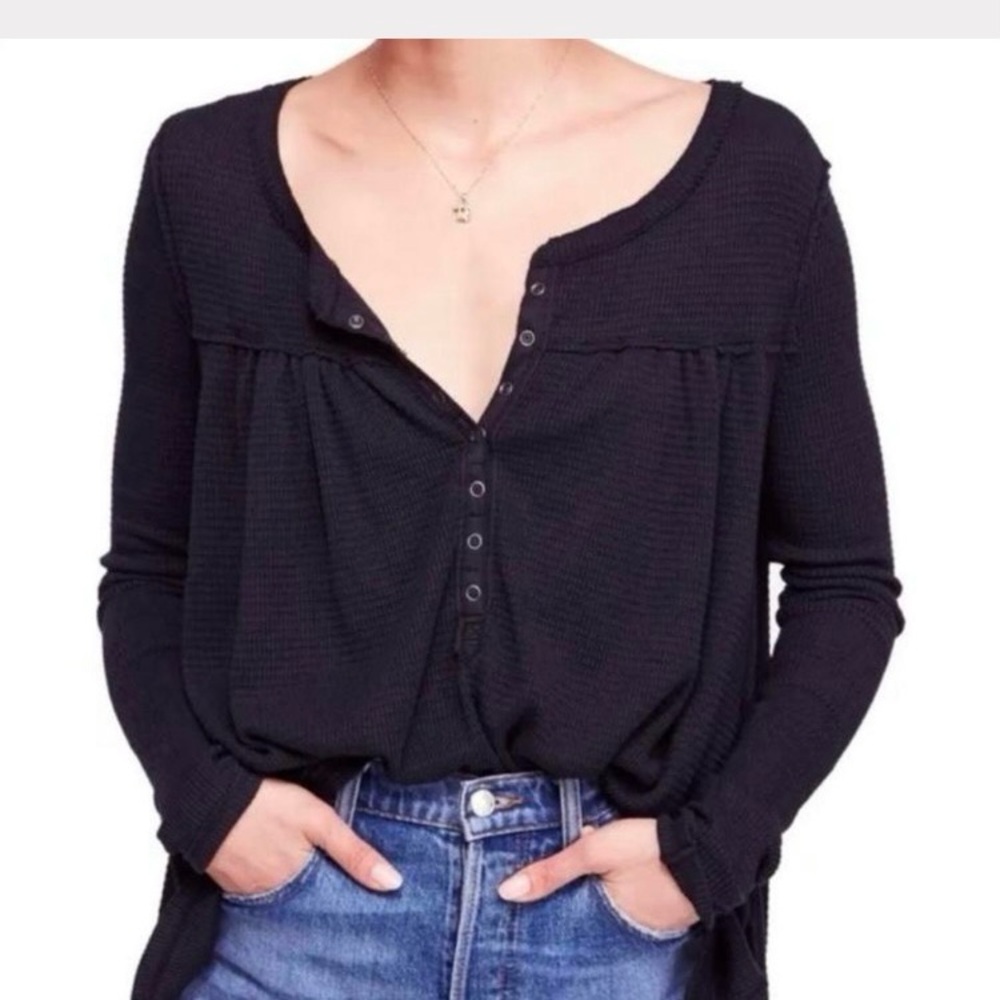 Free People WE THE FREE Kai Henley Thermal Oversized Top size Large‎ Navy Blue